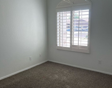 13622 W San Miguel Ave - Photo Thumbnail 6