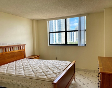 210 174th St Apt 1607 - Photo Thumbnail 4