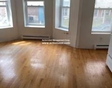 199 Strathmore Rd Apt 1h - Photo Thumbnail 0