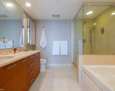 50 Biscayne Blvd Apt 4208 - Photo Thumbnail 7