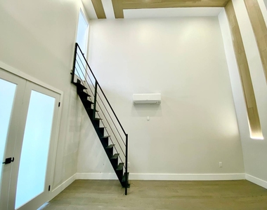 334 Evergreen Avenue - Photo Thumbnail 7