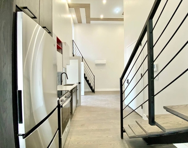 334 Evergreen Avenue - Photo Thumbnail 10