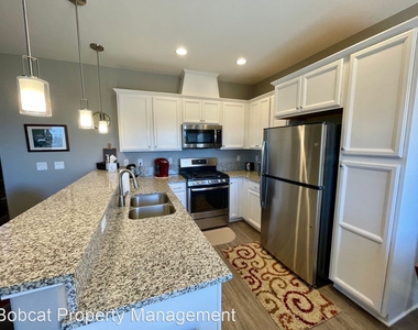 1375 Campagni Ln - Photo Thumbnail 15