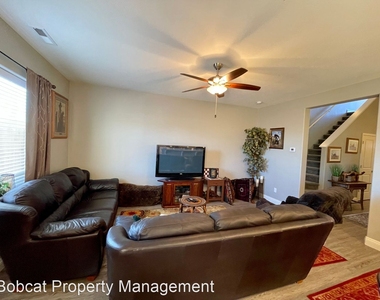 1375 Campagni Ln - Photo Thumbnail 13