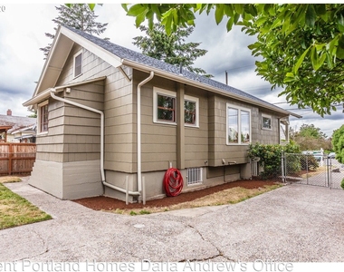 8052 Se Morrison Street - Photo Thumbnail 43