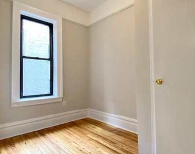 3 Bedroom Upper West Side Apartment Great for Shares - Laundry in Building, Elevator Available November 10 2022 - Photo Thumbnail 4