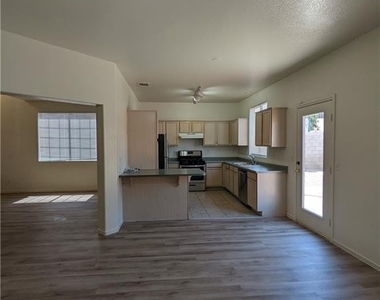 281 Ventana Heights Street - Photo Thumbnail 6