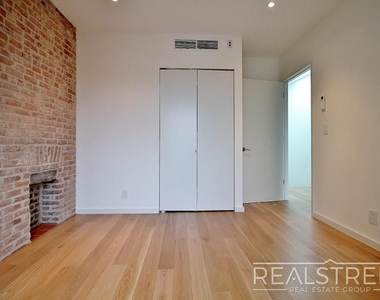 251 Albany Avenue - Photo Thumbnail 11