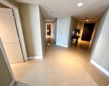 17301 Biscayne Blvd - Photo Thumbnail 15