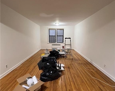 1180 Ocean Parkway - Photo Thumbnail 3