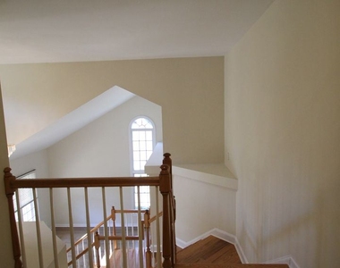 1508 Summit View Drive - Photo Thumbnail 21