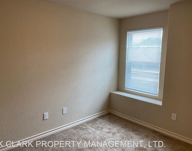 6918 Lakeview Dr #101 - Photo Thumbnail 21