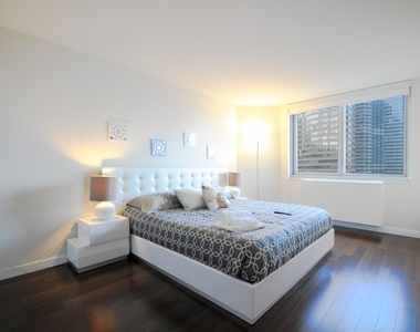 401 East 34th Street - Photo Thumbnail 6