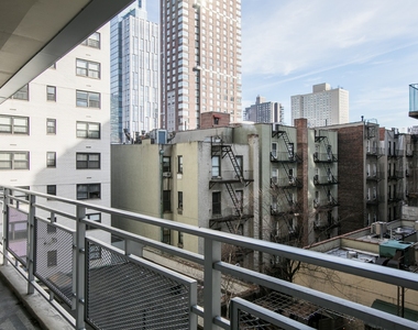 305 East 86th Street - Photo Thumbnail 8