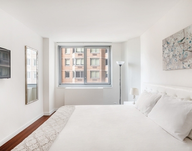 401 East 34th Street - Photo Thumbnail 7