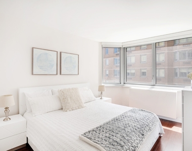 401 East 34th Street - Photo Thumbnail 5