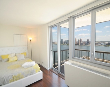 401 East 34th Street - Photo Thumbnail 5