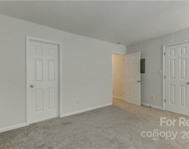 3026 Uxbridge Woods Court - Photo Thumbnail 32