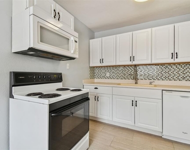 1025 Conant Avenue - Photo Thumbnail 4