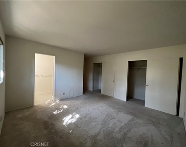 10919 Bismarck Avenue - Photo Thumbnail 14