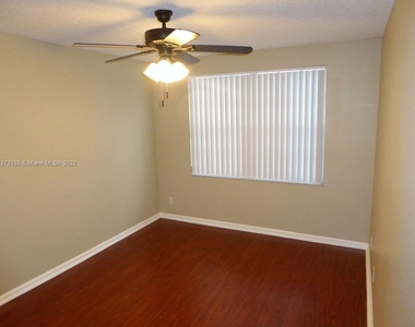 7561 Belmonte Blvd - Photo Thumbnail 11