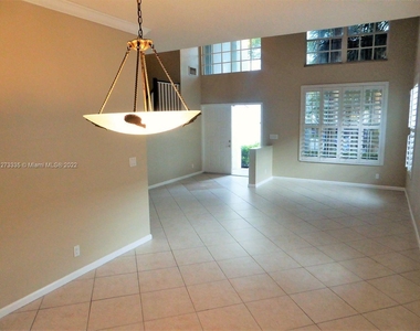 7561 Belmonte Blvd - Photo Thumbnail 2