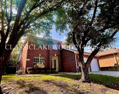 1104 Summerbrook Drive - Photo Thumbnail 6