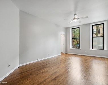 1439 W Lexington Street - Photo Thumbnail 2