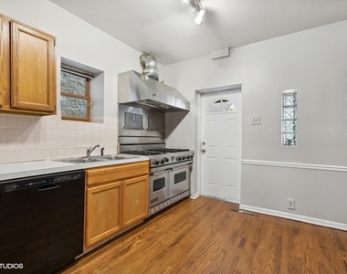 1439 W Lexington Street - Photo Thumbnail 4