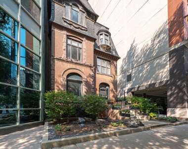 212 E Ontario Street - Photo Thumbnail 12