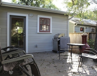 827 E Magnolia Ave - Photo Thumbnail 16