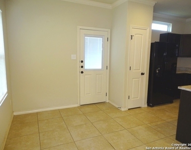 7054 Lakeview Dr - Photo Thumbnail 7