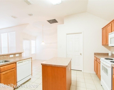 234 Silvercreek Dr, - Photo Thumbnail 11