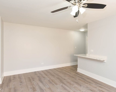 6201 N. Kenmore, Unit 504 - Photo Thumbnail 8