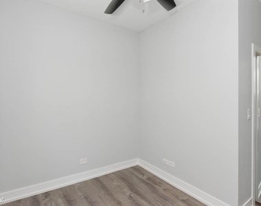 1055 W. Glenlake, Unit 2 - Photo Thumbnail 13