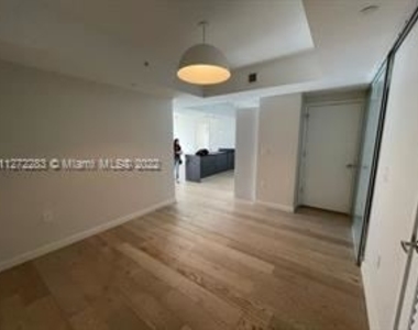 1010 Brickell Ave Unit 4102 - Photo Thumbnail 8