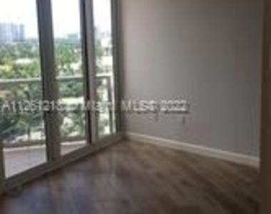 19333 Collins Ave Apt 1109 - Photo Thumbnail 9