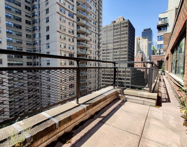 East 56th Street - Photo Thumbnail 3