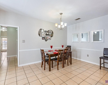 9280 Pecan Tree Dr - Photo Thumbnail 4