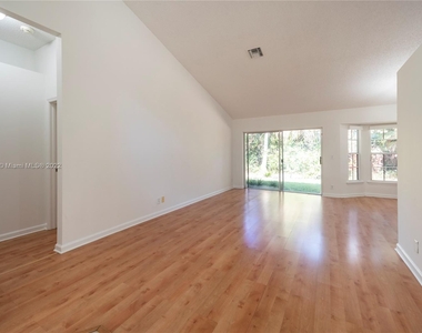 3540 Mahogany Way - Photo Thumbnail 4