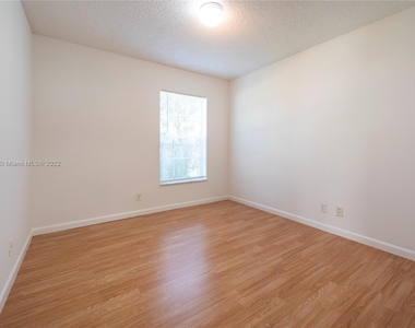 3540 Mahogany Way - Photo Thumbnail 24