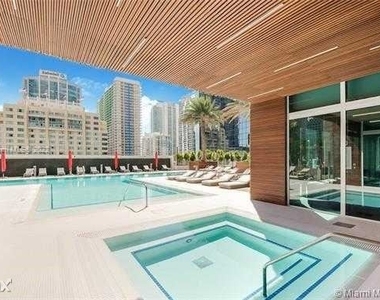 1080 Brickell Ave Unit 1704 - Photo Thumbnail 14