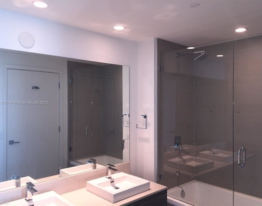 1080 Brickell Ave Unit 1704 - Photo Thumbnail 7