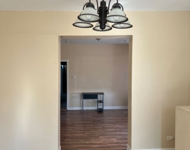 5625 S Princeton Ave Apt 3 - Photo Thumbnail 11