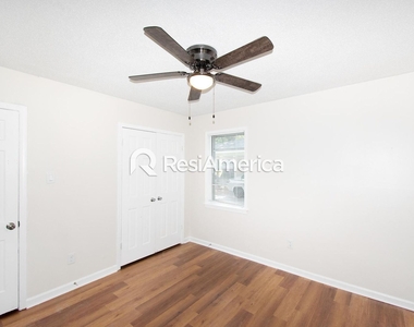 3912 Wordsworth Ave - Photo Thumbnail 10