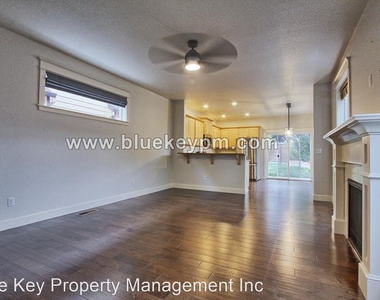 8814 N. Curtis Avenue - Photo Thumbnail 2