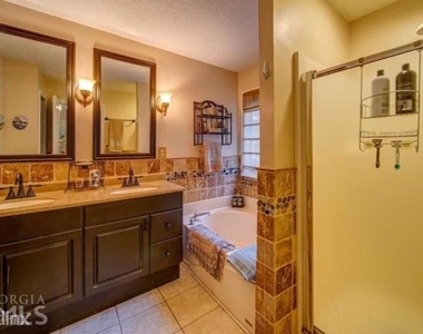 4806r Chasebrook Drive - Photo Thumbnail 12