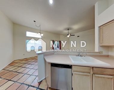 1293 W Crystalline Way - Photo Thumbnail 7