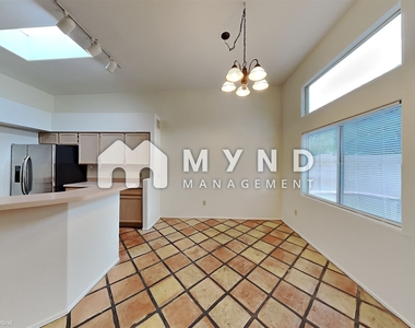 1293 W Crystalline Way - Photo Thumbnail 12