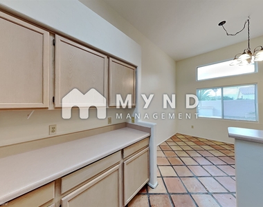 1293 W Crystalline Way - Photo Thumbnail 8